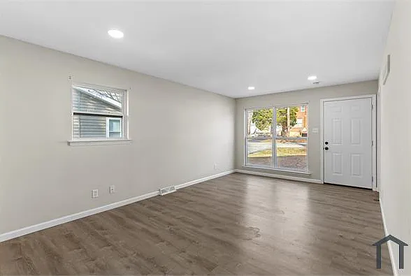 4 bed, 844 sqft, $1,850 — Photo 4