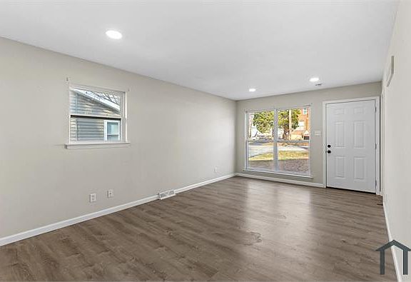 4th image of 231 Estridge Rd