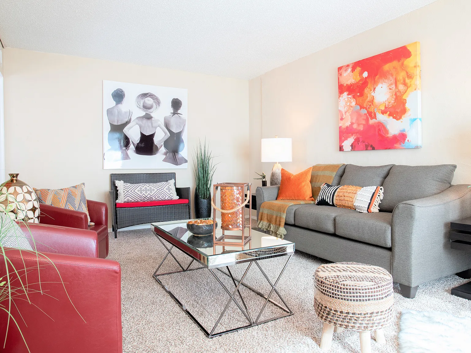 Valley Creek Apartments — Photo 1