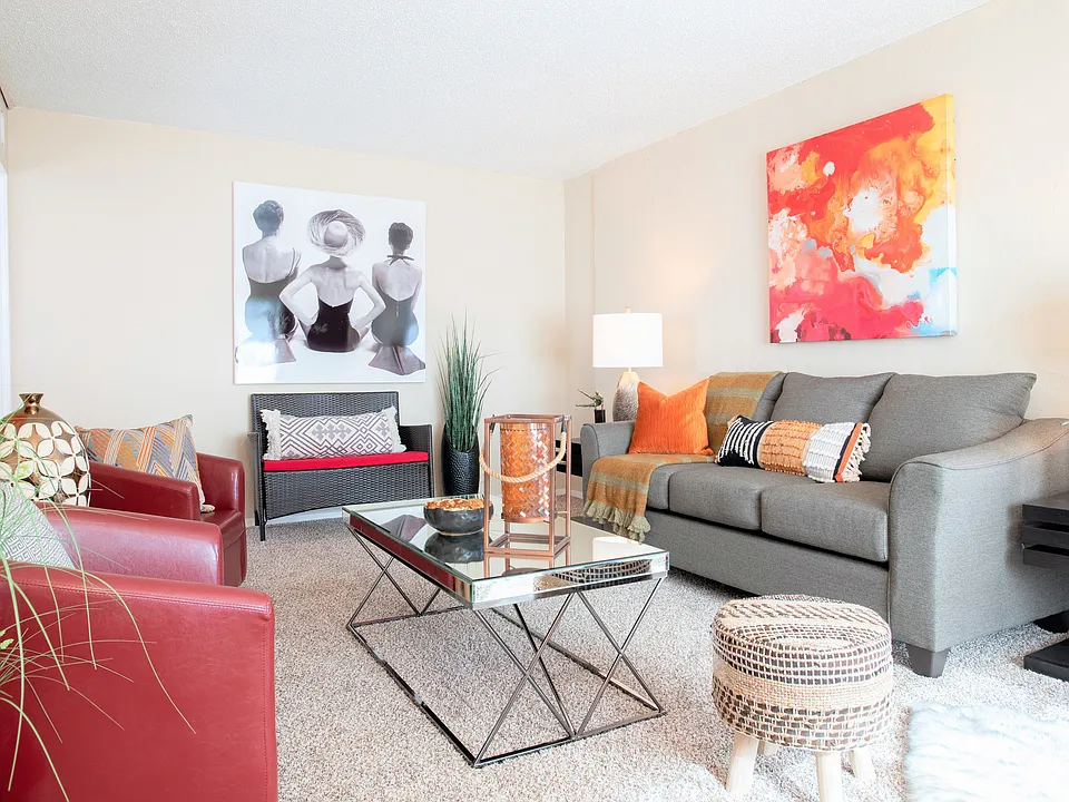 Valley Creek Apartments