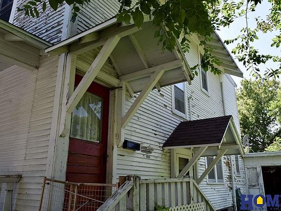4th image of 827 N 33rd St