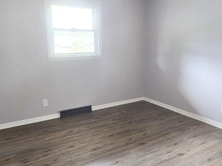 1341 Renslar Ave — Photo 11