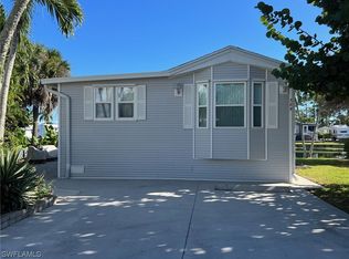 389 Leopard Ln #389, Naples, FL 34114