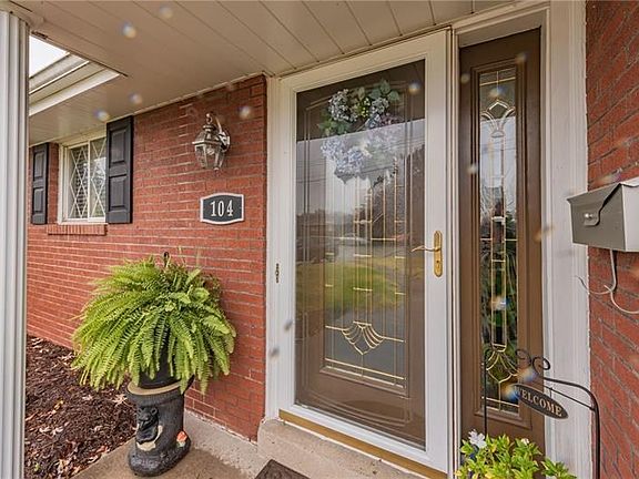 2nd image of 104 Royal Dr
