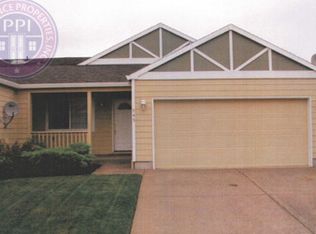 945 SW 24th St, Troutdale, OR 97060