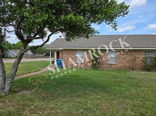 100 Gruver Dr, Hewitt, TX 76643