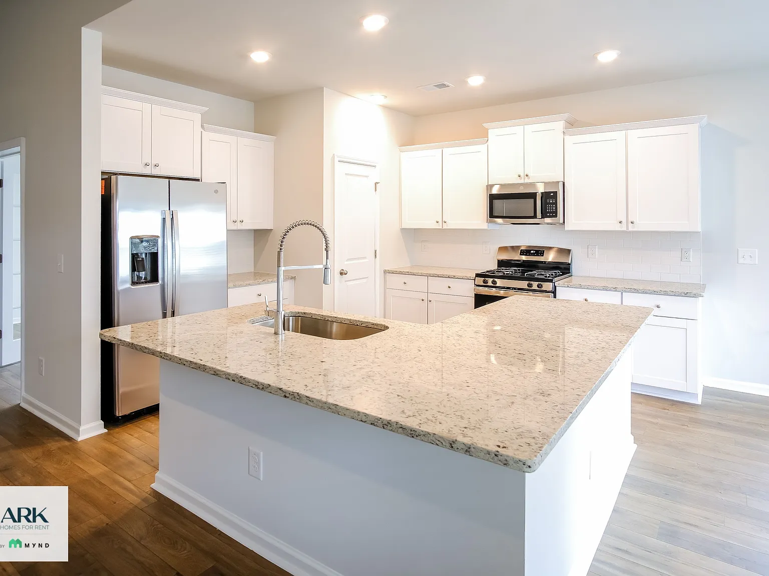 3 bed, 2.0 bath, 1764 sqft, $2,349 — Photo 2
