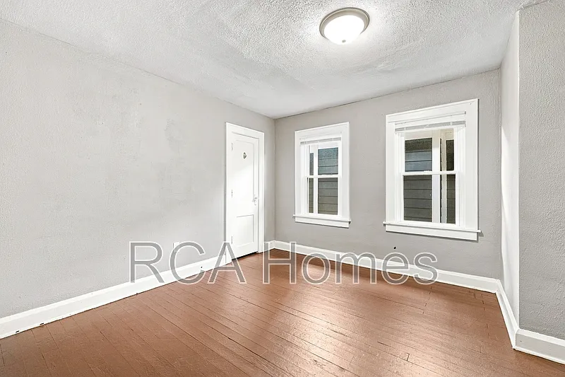 3 bed, 2.0 bath, 1400 sqft, $1,500 — Photo 4
