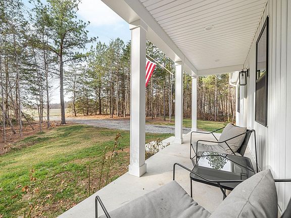 5th image of 1229 Peach Grove Rd