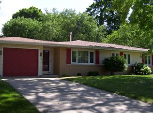 603 Cedar Ct, Monticello, IL 61856