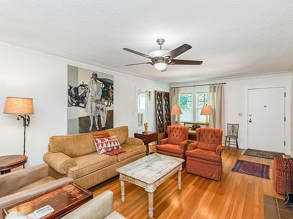 4th image of 5917 Kenwood Ave