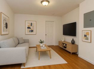 3238 48th St APT 1L, Astoria, NY 11103