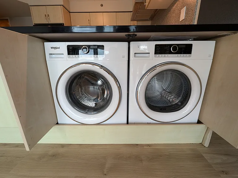 Washer/dryer.