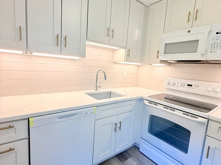 23 Hart Pl #2 — Photo 2