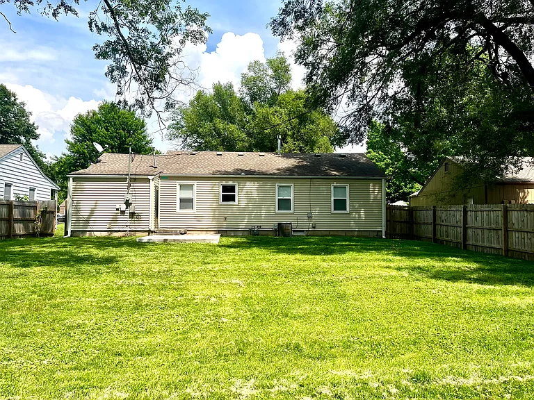 7216 Dearborn St — Photo 3