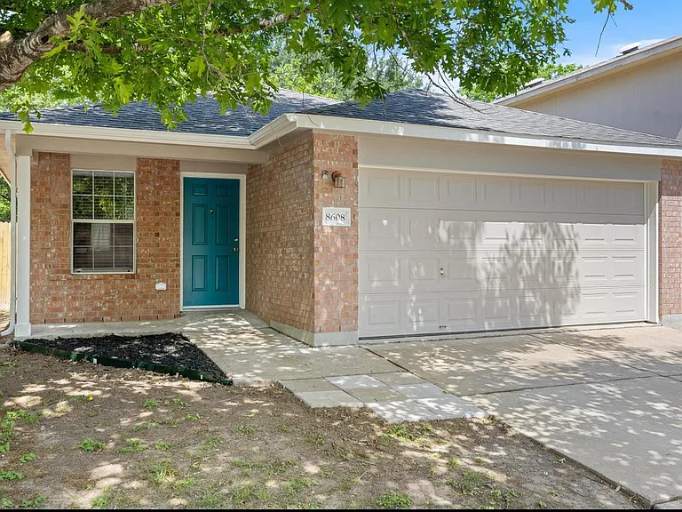 8608 Dittmar Oaks Dr — Photo 6