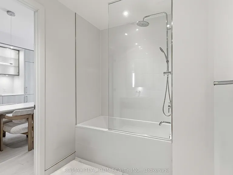 11 Yorkville Ave #3403 — Photo 9