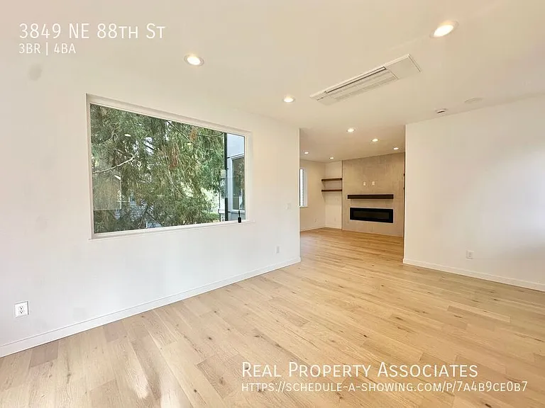 3849 NE 88th St — Photo 16