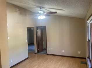 850 N Dellrose Ave, Wichita, KS 67208