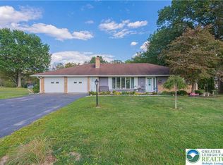 5651 Park Valley Rd, Schnecksville, PA 18078