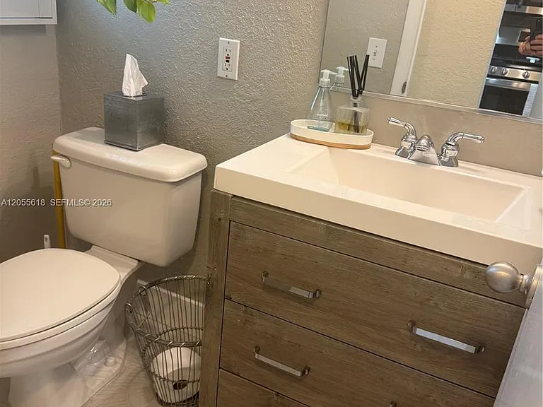 6709 N Kendall Dr #220 — Photo 9