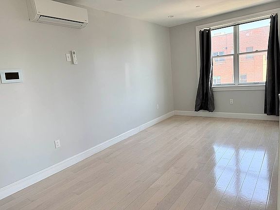 5th image of 3112 38th Ave APT 6G