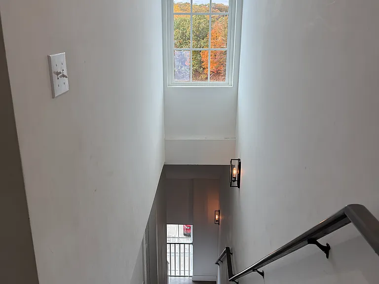 128 Monroe St — Photo 39