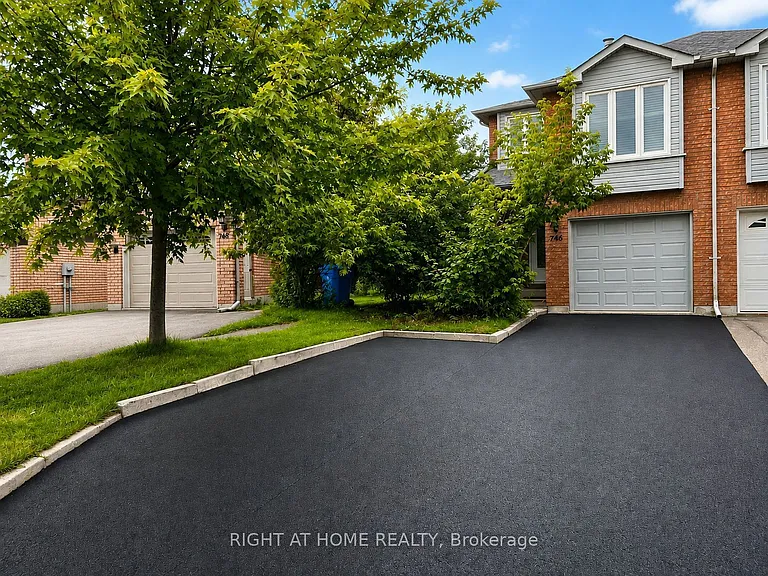 746 Walpole Cres #UPPER — Photo 1