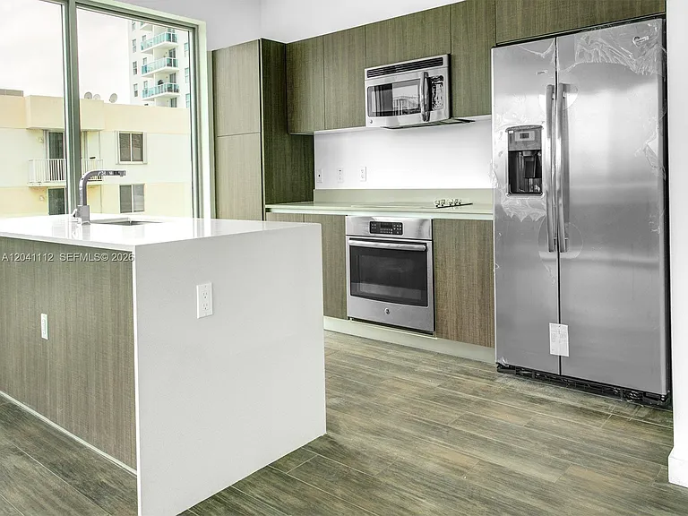 1600 SW 1st Ave #401 — Photo 4