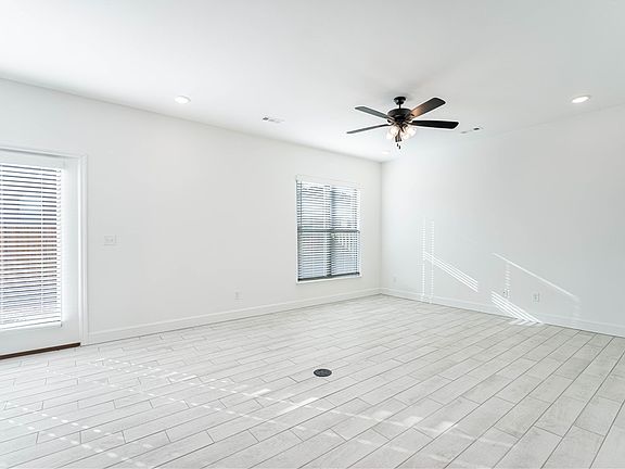 5th image of 2081 Wildflower Dr