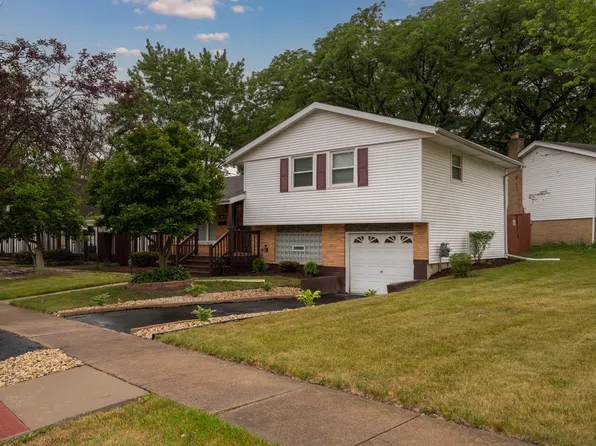 3520 Maple Ln, Hazel Crest, IL 60429