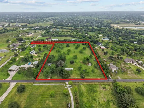 7808 Carolyn St, Santa Fe, TX 77517