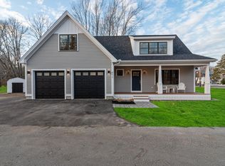 973 Shore Rd, Cape Elizabeth, ME 04107