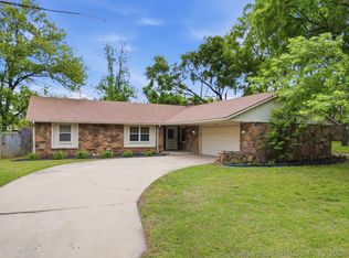 1005 E 12th St, Claremore, OK 74017