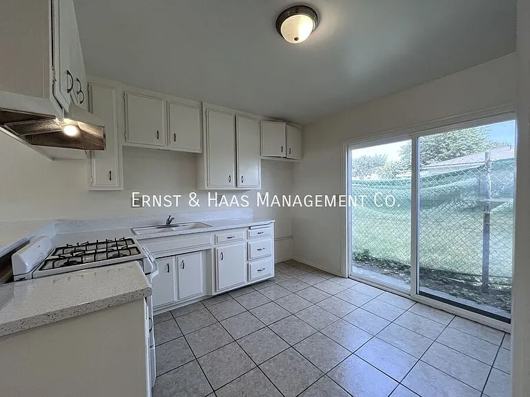 5940 Atlantic Ave #C — Photo 3