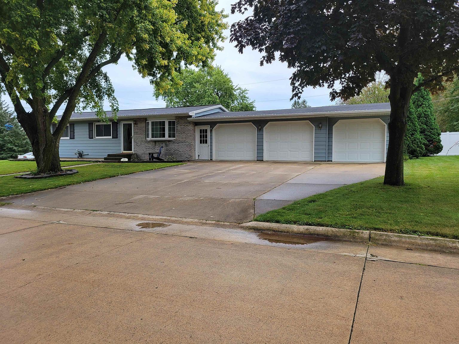 203 11th Ave W, Cresco, IA 52136 Zillow