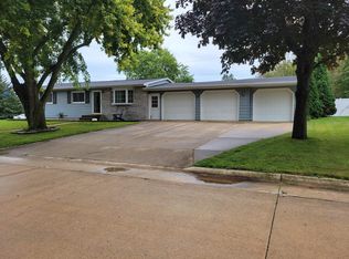 203 11th Ave W, Cresco, IA 52136