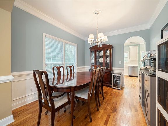 5th image of 2499 Emerald Ridge Ct NE