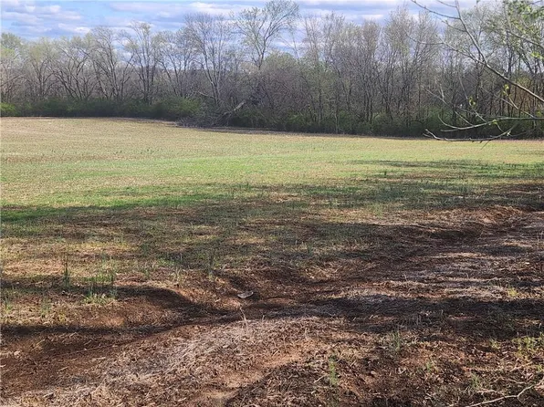 801 S Butler Ln, Independence, MO 64056