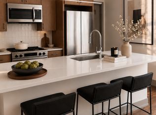 1902 W Pratt Blvd #2, Chicago, IL 60626
