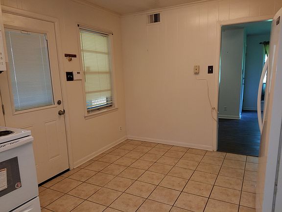 4th image of 9106 Southwood Dr