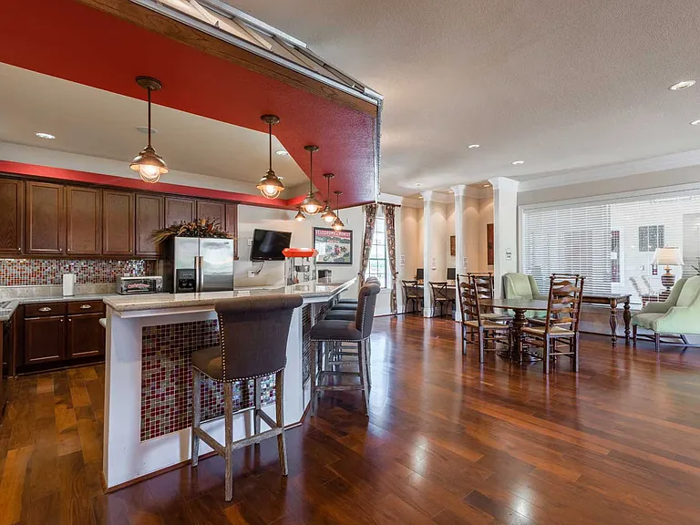 Plantation Apartments — Photo 20