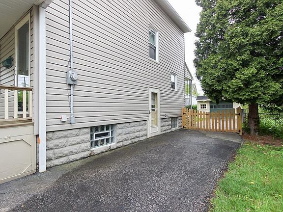4th image of 1620 Cordova Ave