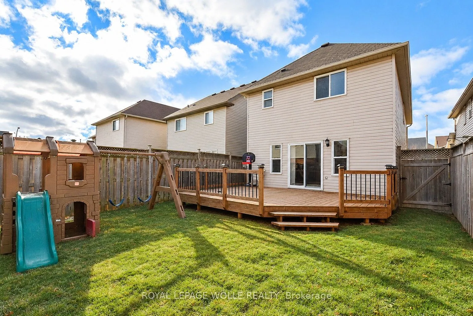 4 bed, $2,700 — Photo 4