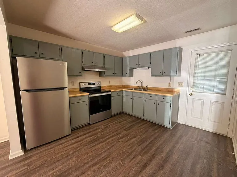 3024 Sherrill Ave #F — Photo 7