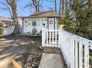 4 Laurence Pkwy, Laurence Harbor, NJ 08879