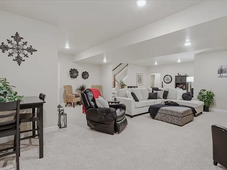 11825 Sandcastle Ct — Photo 6