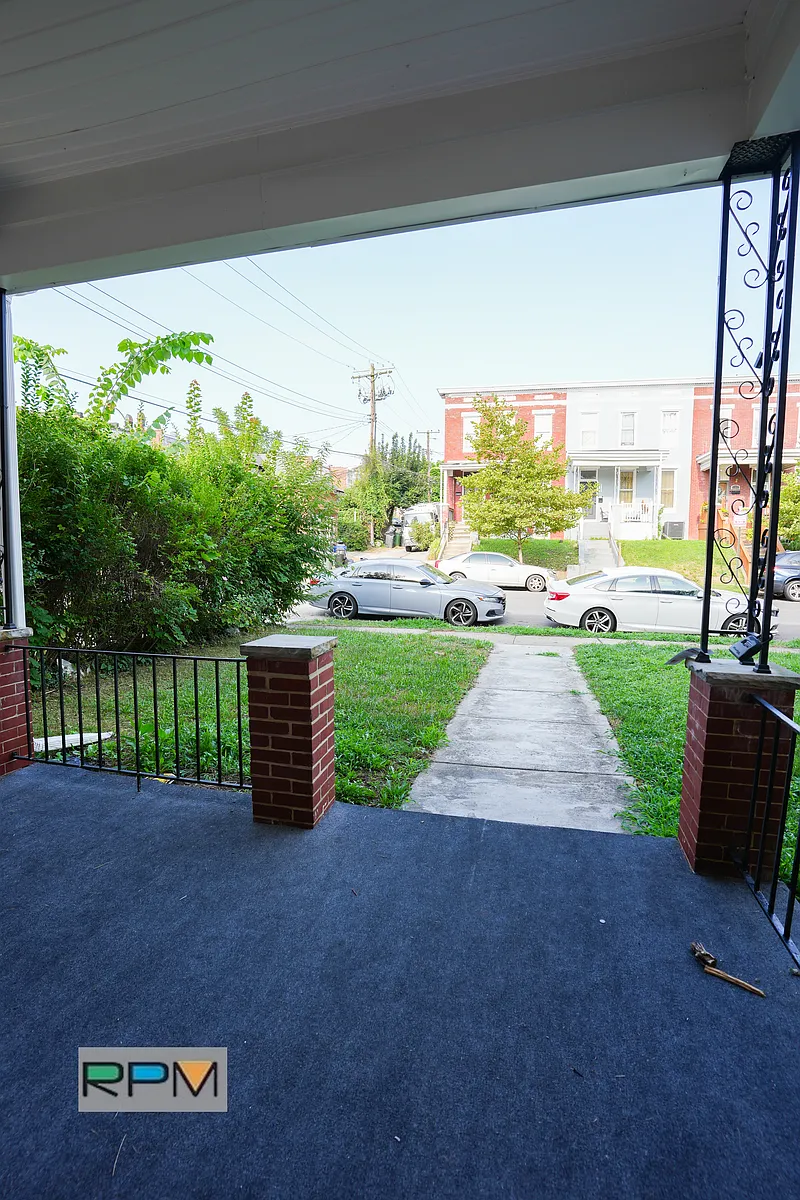 Building Photo - 2101 Poplar Grove St