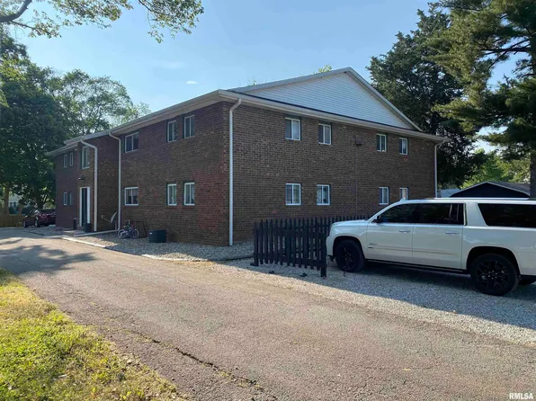 107 2nd St, Pawnee, IL 62558