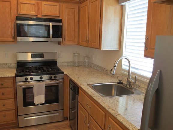 5th image of 2560 Newport Blvd Unit 7